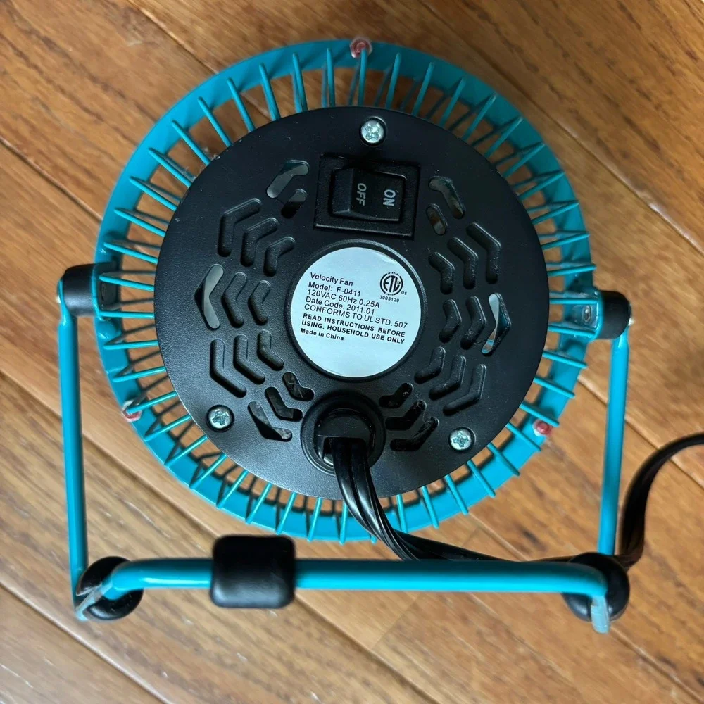 RE Blue Small Personal Fan Mini Desk Metal Blades Target 2011 RE FE10-cd 5.5